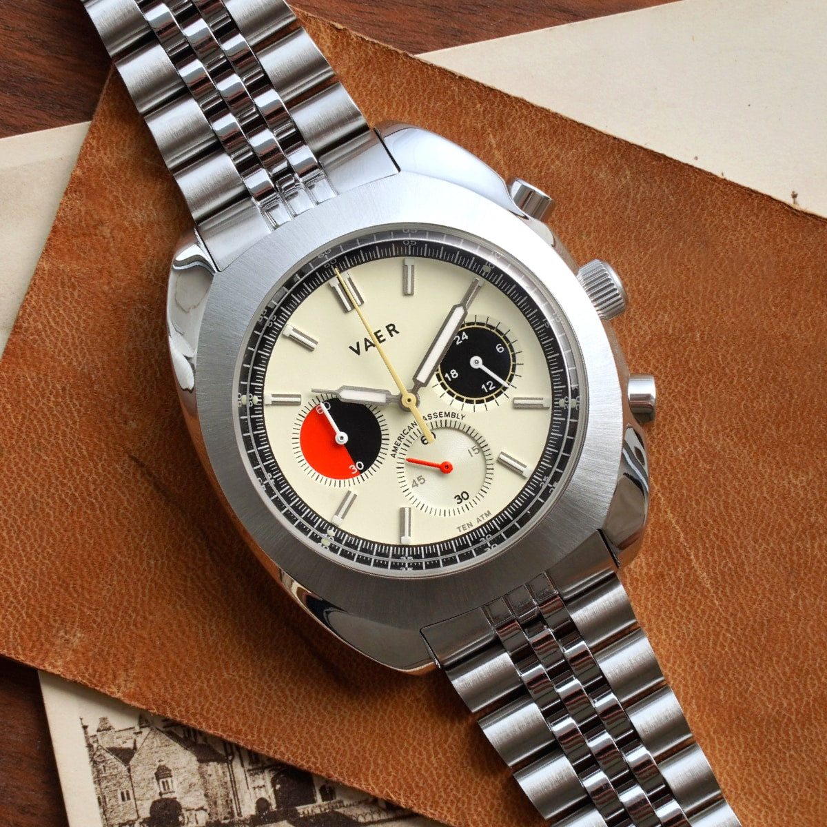 R1 Racing Chronograph Cream - 42mm USA